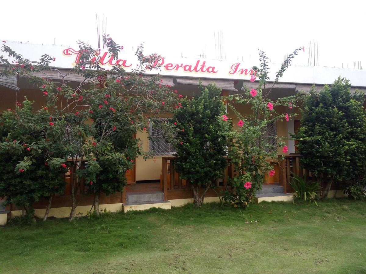 Villa Peralta Inn Donsol Exterior photo